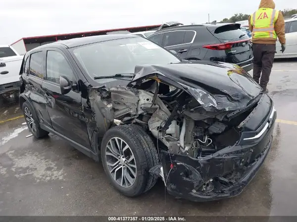 JA4AP3AW0JU025974 2018 MITSUBISHI OUTLANDER - Image 1