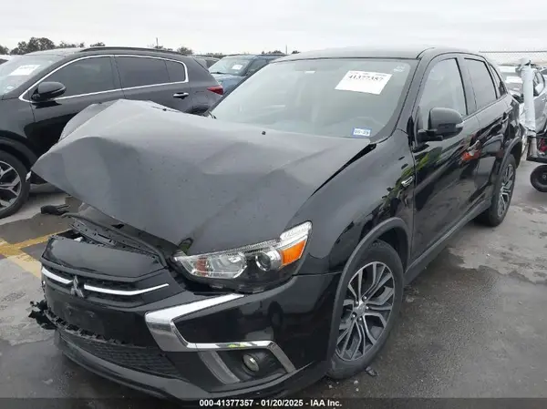 JA4AP3AW0JU025974 2018 MITSUBISHI OUTLANDER - Image 2