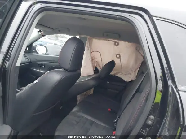 JA4AP3AW0JU025974 2018 MITSUBISHI OUTLANDER - Image 8