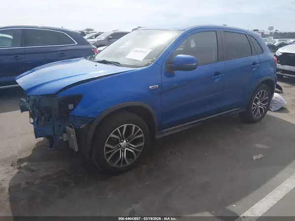 JA4AP3AW0JZ006277 2018 MITSUBISHI OUTLANDER - Image 2