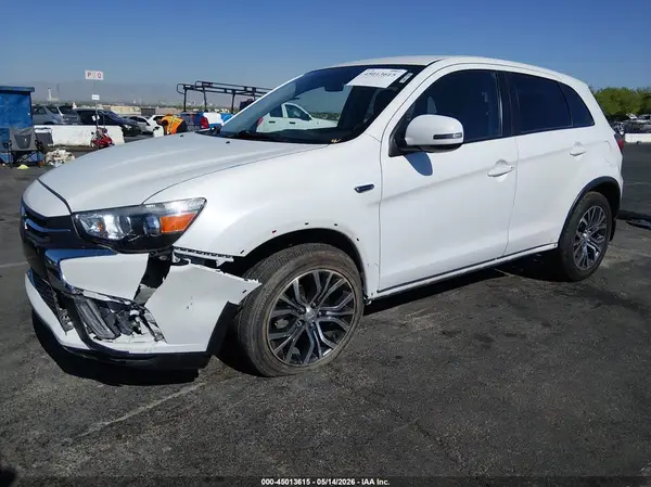 JA4AP3AW1JU005331 2018 MITSUBISHI OUTLANDER - Image 2