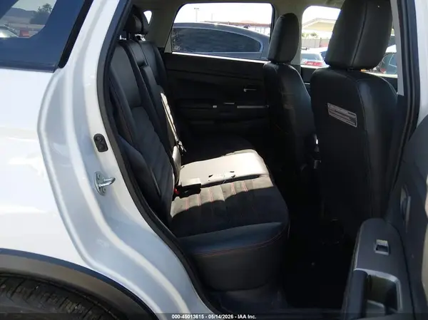 JA4AP3AW1JU005331 2018 MITSUBISHI OUTLANDER - Image 8