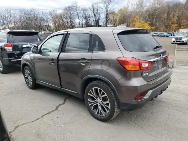 JA4AP3AW1JU012201 2018 MITSUBISHI OUTLANDER - Image 2