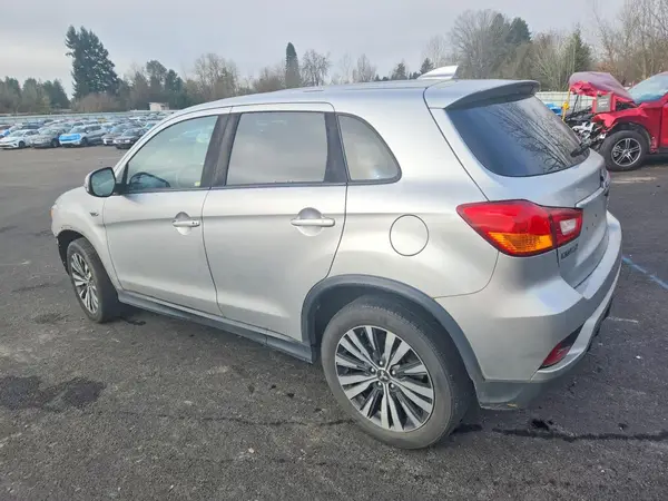 JA4AP3AW1JU013784 2018 MITSUBISHI OUTLANDER - Image 2