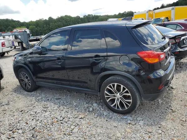 JA4AP3AW1JU015633 2018 MITSUBISHI OUTLANDER - Image 2