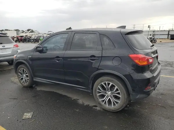 JA4AP3AW1JU019178 2018 MITSUBISHI OUTLANDER - Image 2