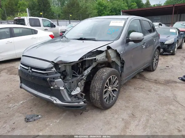 JA4AP3AW1JZ036615 2018 MITSUBISHI OUTLANDER - Image 2
