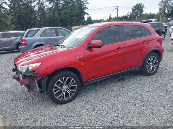 JA4AP3AW1JZ036775 2018 MITSUBISHI OUTLANDER - Image 2