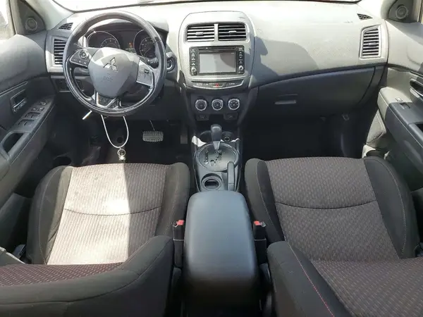 JA4AP3AW2HZ040506 2017 MITSUBISHI OUTLANDER - Image 8