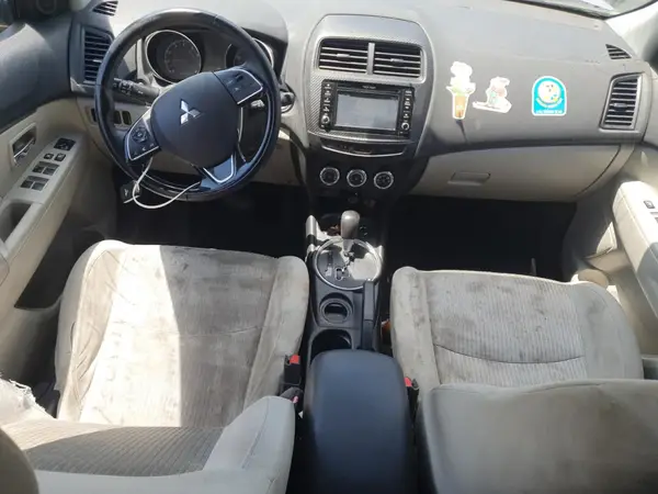 JA4AP3AW2HZ041705 2017 MITSUBISHI OUTLANDER - Image 8