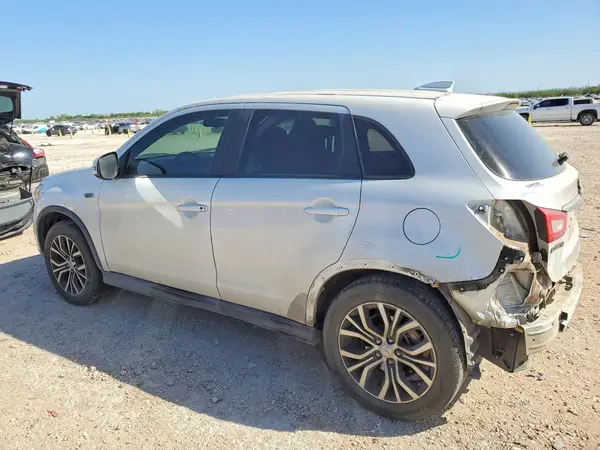 JA4AP3AW2JU009808 2018 MITSUBISHI OUTLANDER - Image 2