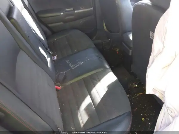 JA4AP3AW2JU012918 2018 MITSUBISHI OUTLANDER - Image 8