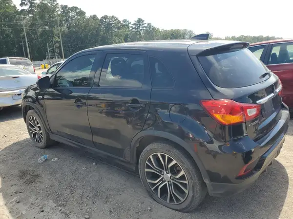 JA4AP3AW2JU013695 2018 MITSUBISHI OUTLANDER - Image 2