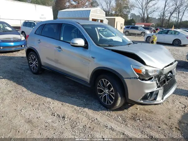 JA4AP3AW2JU013955 2018 MITSUBISHI OUTLANDER - Image 1