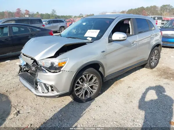 JA4AP3AW2JU013955 2018 MITSUBISHI OUTLANDER - Image 2