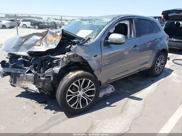 JA4AP3AW2JU024258 2018 MITSUBISHI OUTLANDER - Image 2