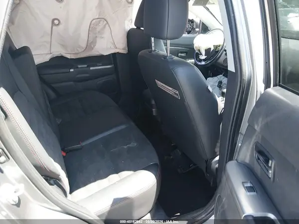 JA4AP3AW2JU024258 2018 MITSUBISHI OUTLANDER - Image 8