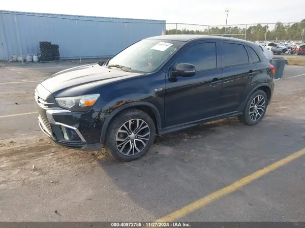 JA4AP3AW2JZ011447 2018 MITSUBISHI OUTLANDER - Image 2