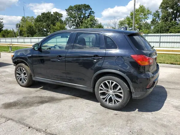 JA4AP3AW2JZ036039 2018 MITSUBISHI OUTLANDER - Image 2