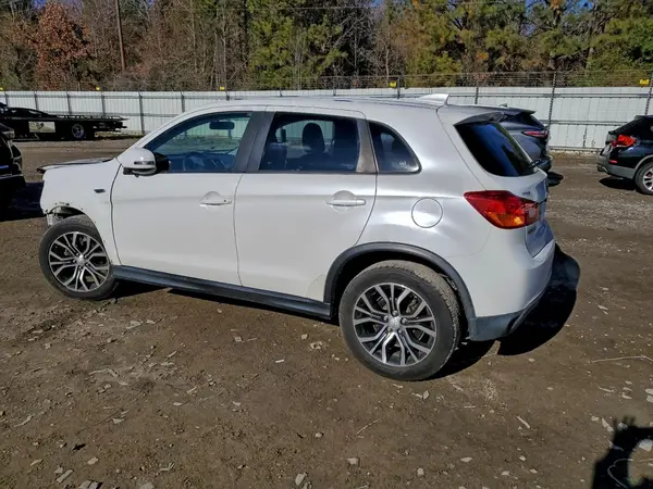 JA4AP3AW3HZ020412 2017 MITSUBISHI OUTLANDER - Image 2