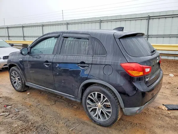 JA4AP3AW3HZ044466 2017 MITSUBISHI OUTLANDER - Image 2