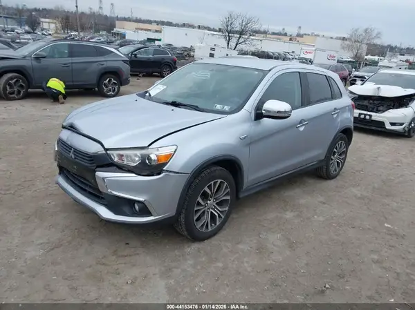 JA4AP3AW3HZ048243 2017 MITSUBISHI OUTLANDER - Image 2