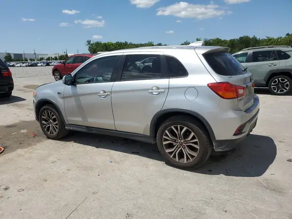 JA4AP3AW3JU000261 2018 MITSUBISHI OUTLANDER - Image 2