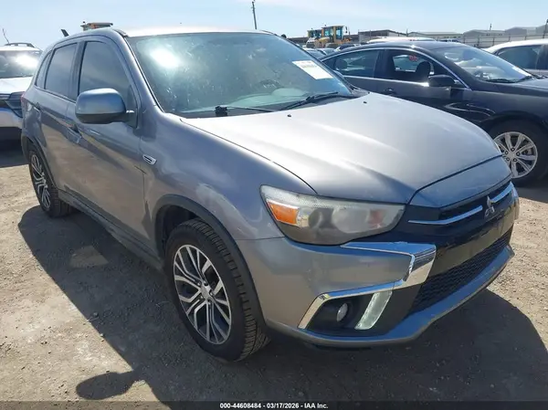 JA4AP3AW3JU002141 2018 MITSUBISHI OUTLANDER - Image 1