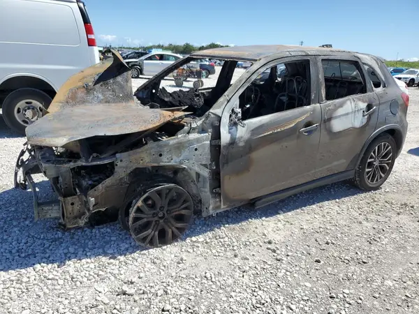 JA4AP3AW3JU007372 2018 MITSUBISHI OUTLANDER - Image 1