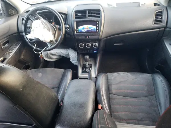 JA4AP3AW3JU013589 2018 MITSUBISHI OUTLANDER - Image 8