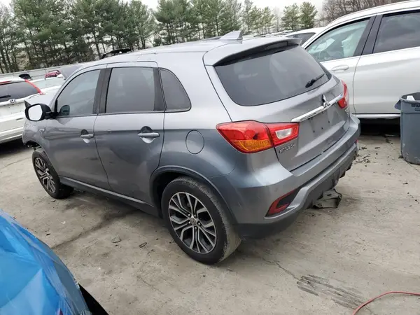 JA4AP3AW3JU013897 2018 MITSUBISHI OUTLANDER - Image 2