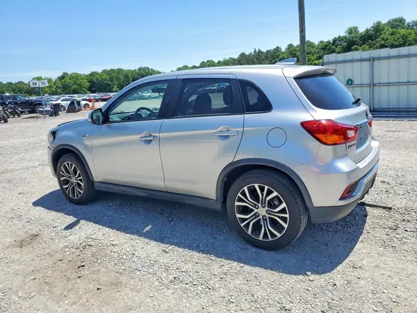 JA4AP3AW3JU014614 2018 MITSUBISHI OUTLANDER - Image 2