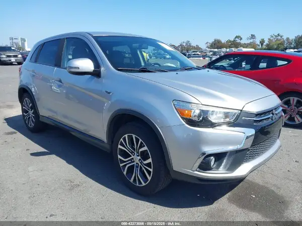 JA4AP3AW3JU014922 2018 MITSUBISHI OUTLANDER - Image 1