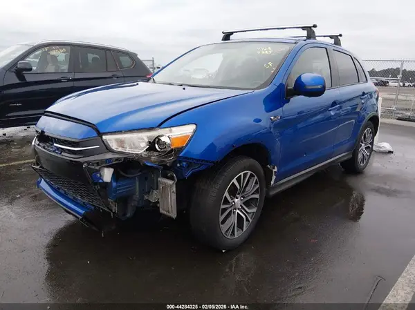 JA4AP3AW3JU016427 2018 MITSUBISHI OUTLANDER - Image 2