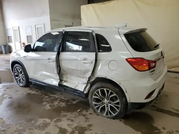 JA4AP3AW3JU016802 2018 MITSUBISHI OUTLANDER - Image 2