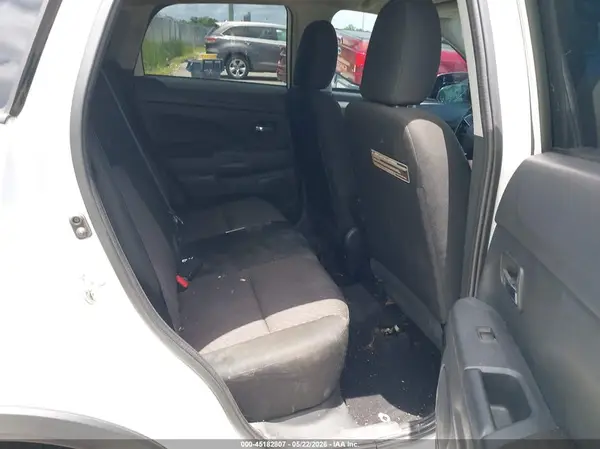 JA4AP3AW4HZ018460 2017 MITSUBISHI OUTLANDER - Image 8