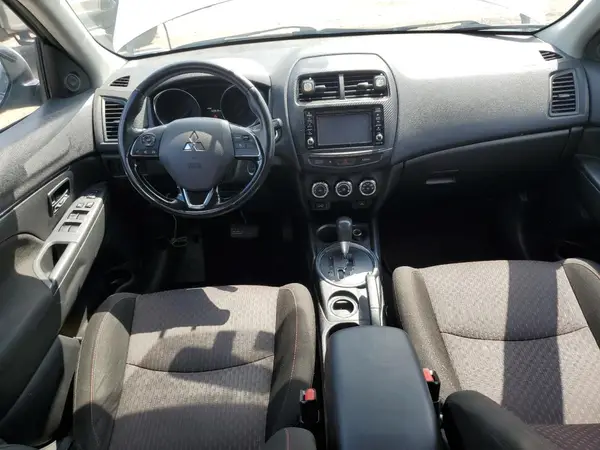JA4AP3AW4HZ042953 2017 MITSUBISHI OUTLANDER - Image 8