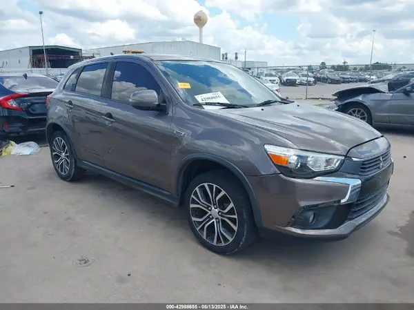 JA4AP3AW4HZ057274 2017 MITSUBISHI OUTLANDER - Image 1