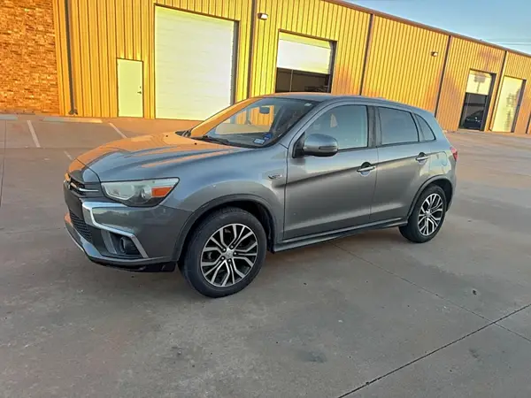 JA4AP3AW4JU012239 2018 MITSUBISHI OUTLANDER - Image 2