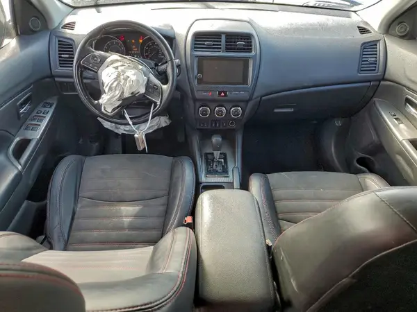 JA4AP3AW4JU014296 2018 MITSUBISHI OUTLANDER - Image 8