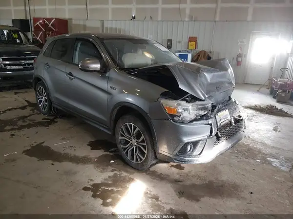 JA4AP3AW4JU017716 2018 MITSUBISHI OUTLANDER - Image 1