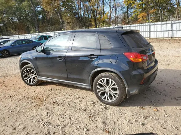 JA4AP3AW4JU020244 2018 MITSUBISHI OUTLANDER - Image 2