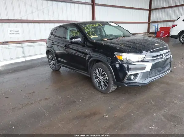 JA4AP3AW4JU022382 2018 MITSUBISHI OUTLANDER - Image 1