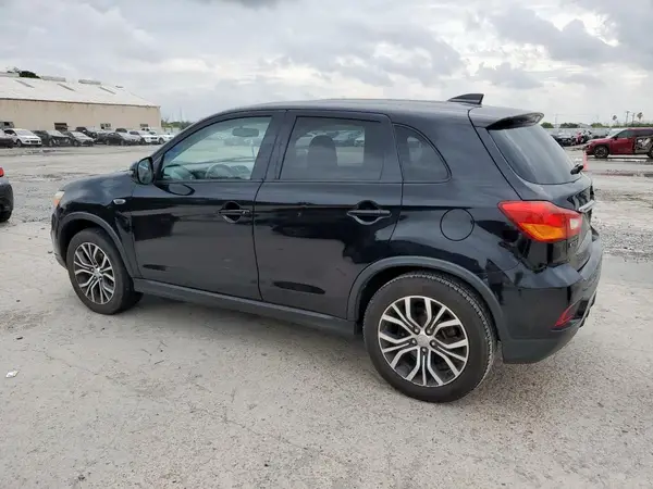 JA4AP3AW4JZ034888 2018 MITSUBISHI OUTLANDER - Image 2
