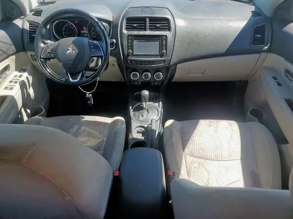 JA4AP3AW5HZ018242 2017 MITSUBISHI OUTLANDER - Image 8