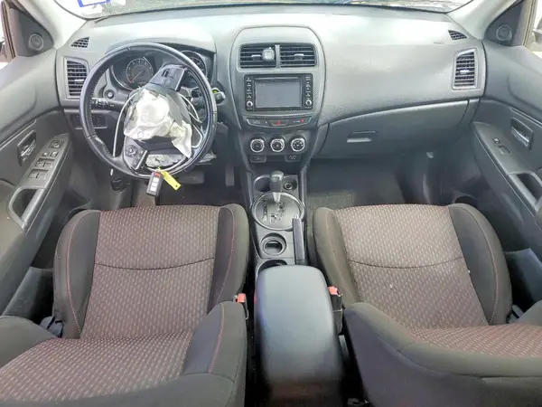 JA4AP3AW5HZ056117 2017 MITSUBISHI OUTLANDER - Image 8