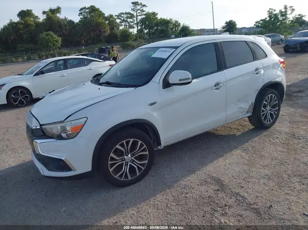 JA4AP3AW5HZ058692 2017 MITSUBISHI OUTLANDER - Image 2