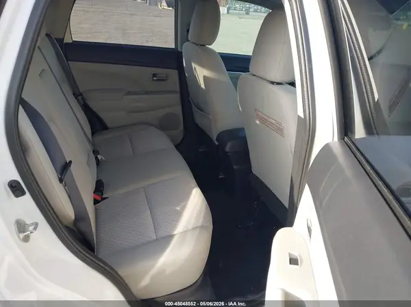 JA4AP3AW5HZ058692 2017 MITSUBISHI OUTLANDER - Image 8