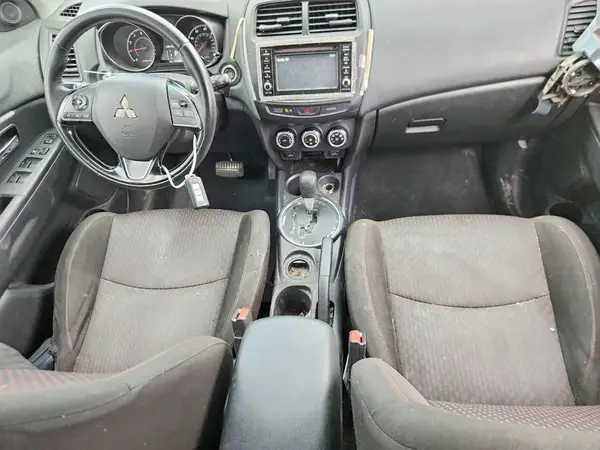 JA4AP3AW5HZ066100 2017 MITSUBISHI OUTLANDER - Image 8