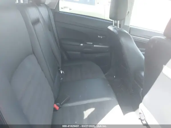 JA4AP3AW5JU000696 2018 MITSUBISHI OUTLANDER - Image 8